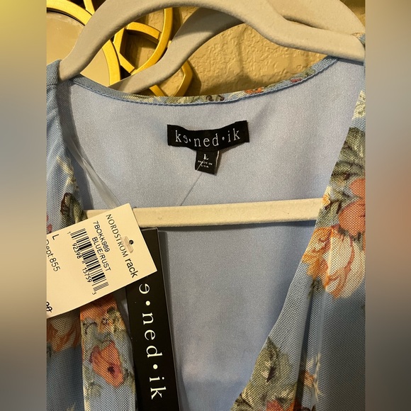 Fun & Flattering - Picture 2 of 2